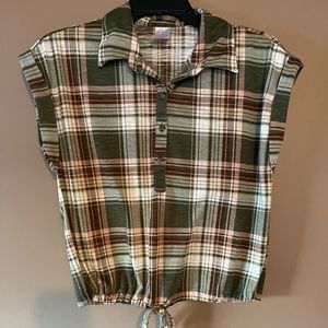Short sleeve half button shirt